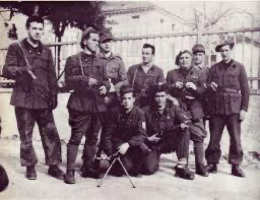 ANPIRomaPosti's tweet photo. Una pattuglia della #VolanteLoss, nei pressi di #Vignale (#No) il #10aprile 1945 attacca e mette in fuga un reparto della #BN che lascia sul terreno un morto e un ferito. A seguito di ciò, i fascisti uccidono tre contadini:#GiuseppeAvordo, #AngeloColli e #CesareMarchioni. https://t.co/bkhyK74Ccc