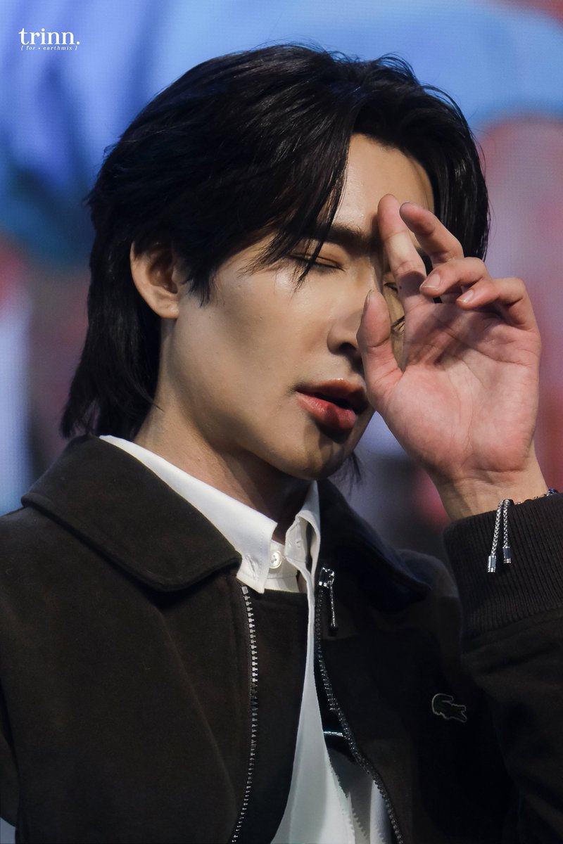 atrinnx's tweet photo. ｢ 20260405 」 — 

โอ๊ย~ผมใจสั่น 🫨

OLF DREAM ON TALK
#GMMTVFANIVAL2026xOLFDreamOn 
｢ #EarthPirapat ⋮ @Earth_Pirapat 🌏 」 https://t.co/5DeBnPkhdJ