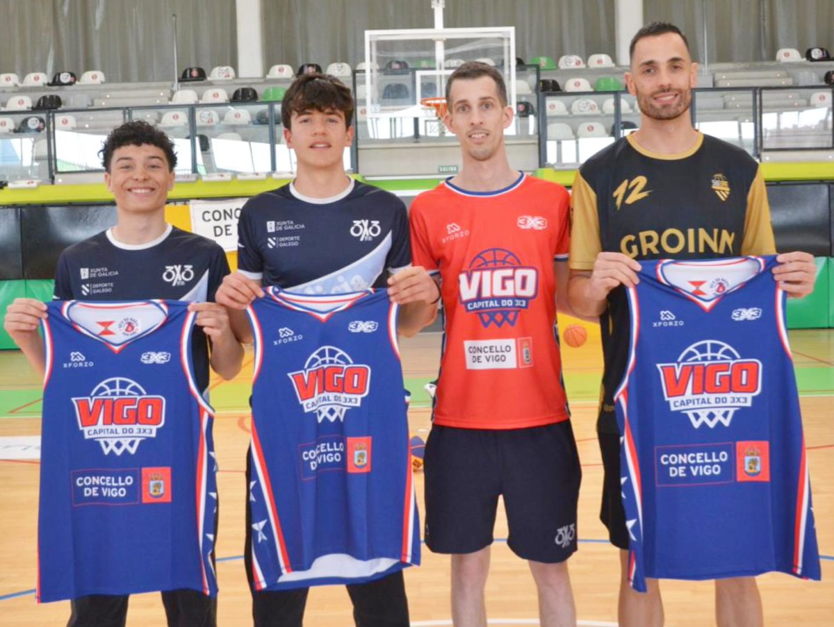 CBSeisNadalCoia's tweet photo. 🏀 Na segunda xornada do Campus 3x3 organizado polo @CBSeisNadalCoia recibimos a tres xogadores con experiencia en baloncesto 3x3.

👌🏻 Edu Sousa, xogador do Groinn Santa Baia, e Adrián Pereira e Fernando Fariña, xogadores da Selección U15 da @FGB_Baloncesto, estiveron no Campus! https://t.co/h8tVkEraGY
