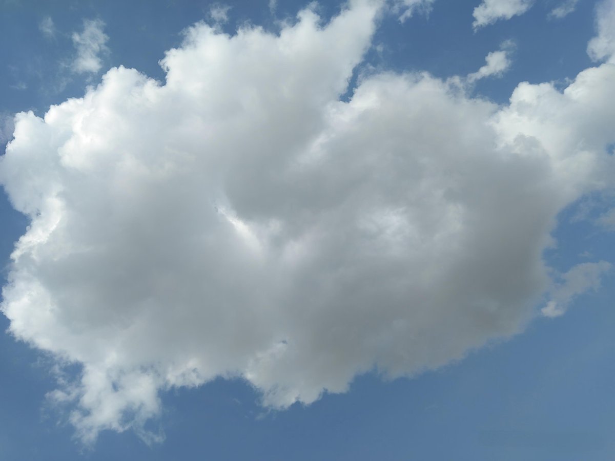 IONBZS's tweet photo. I used to think clouds were endless, but look at this one – perfectly contained! It's a good reminder that even the sky has its limits. ☁️ Boundaries can be beautiful. #MythBurst https://t.co/djR6MmBTRG