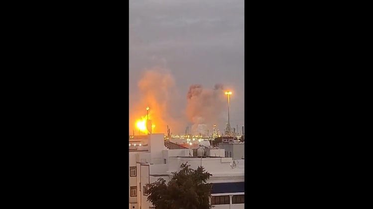 AstaadAli's tweet photo. Drone strikes on Borouge in Abu Dhabi, Bapco refinery in Bahrain—fires everywhere, production shut down, workers scrambling. This isn't 'defense'—it's choking the Gulf's economy, jacking up prices, hurting ordinary folks who just want to eat. Stop bombing lifeblood sites. Not acceptable. #SayingWhatMatters