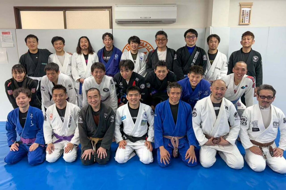 TRIFORCEBJJ's tweet photo. 鈴木和宏「グラビティパス」セミナーINトライフォース大島。
@kzhr1993

石毛先生、ご参加いただいた皆さま、ありがとうございました！
@daizoishige @triforce.ojima 
.
.
次回は4/11(土)トライフォース印西で、関東圏最後の開催予定です！
@triforce_yachiyo_inzai 

#ブラジ… https://t.co/R7penkob9I