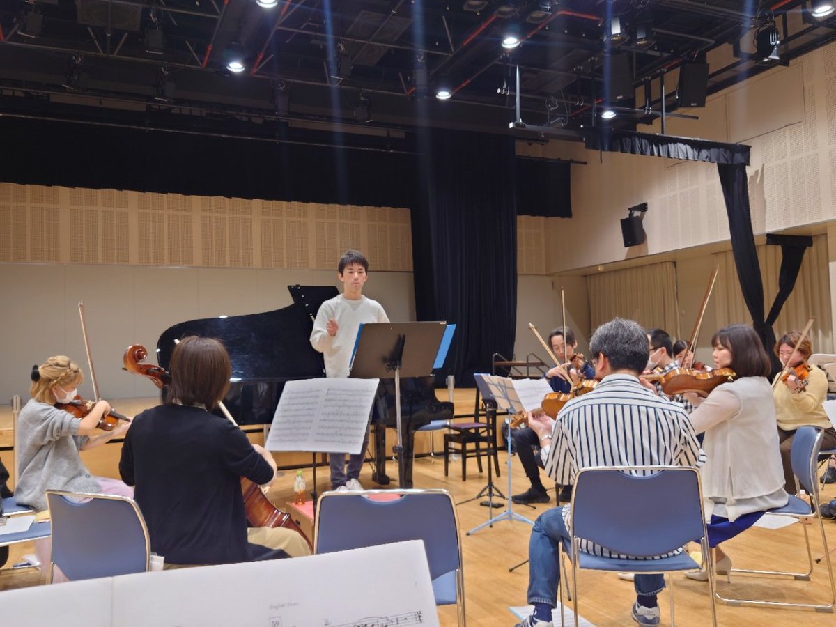 datekan's tweet photo. こんにちは☀
昨日は、プログラム前半2曲（禿山の一夜・パガニーニの狂詩曲）を練習しました。

ラフマニノフ作曲パガニーニの狂詩曲。
「曲名は「協奏曲」ではないので【ピアノはあくまでもオケのパートのひとつ】という意識で曲を創りましょう」
というソリストのお言葉、非常に納得でした💡 https://t.co/5P0Xjgtbqf