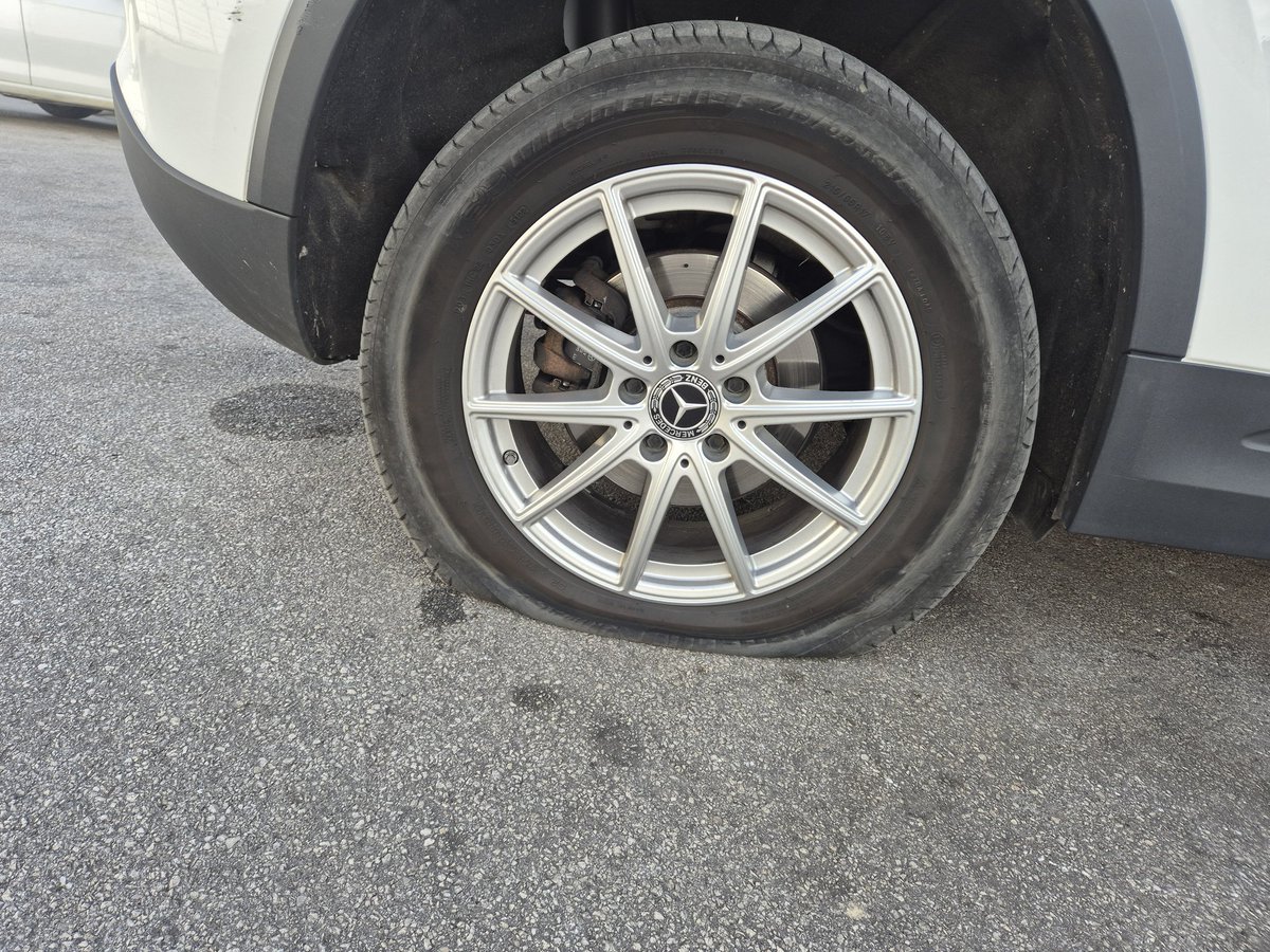 Neko gospo in dva gospoda mami ponudba Goloba, da bi izdala stranke, v katerih so dobili mandate! Če želite vedeti, kaj boste zares dobili, ker boste izvajalci me pokličite! Še mene so po letu 1996 zaprli, čeprav nisem nič vzel,sem jih pa razkril..Največjo ceno plačajo otroci!