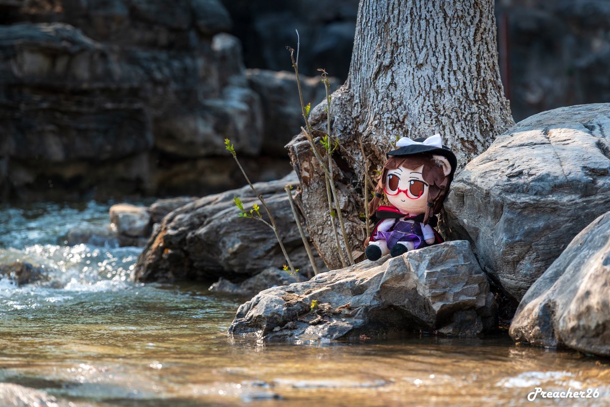 sitting by the stream

#fumo #東方Project #宇佐見菫子