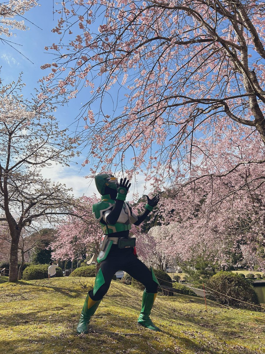 必筆超人ライトロン tweet media