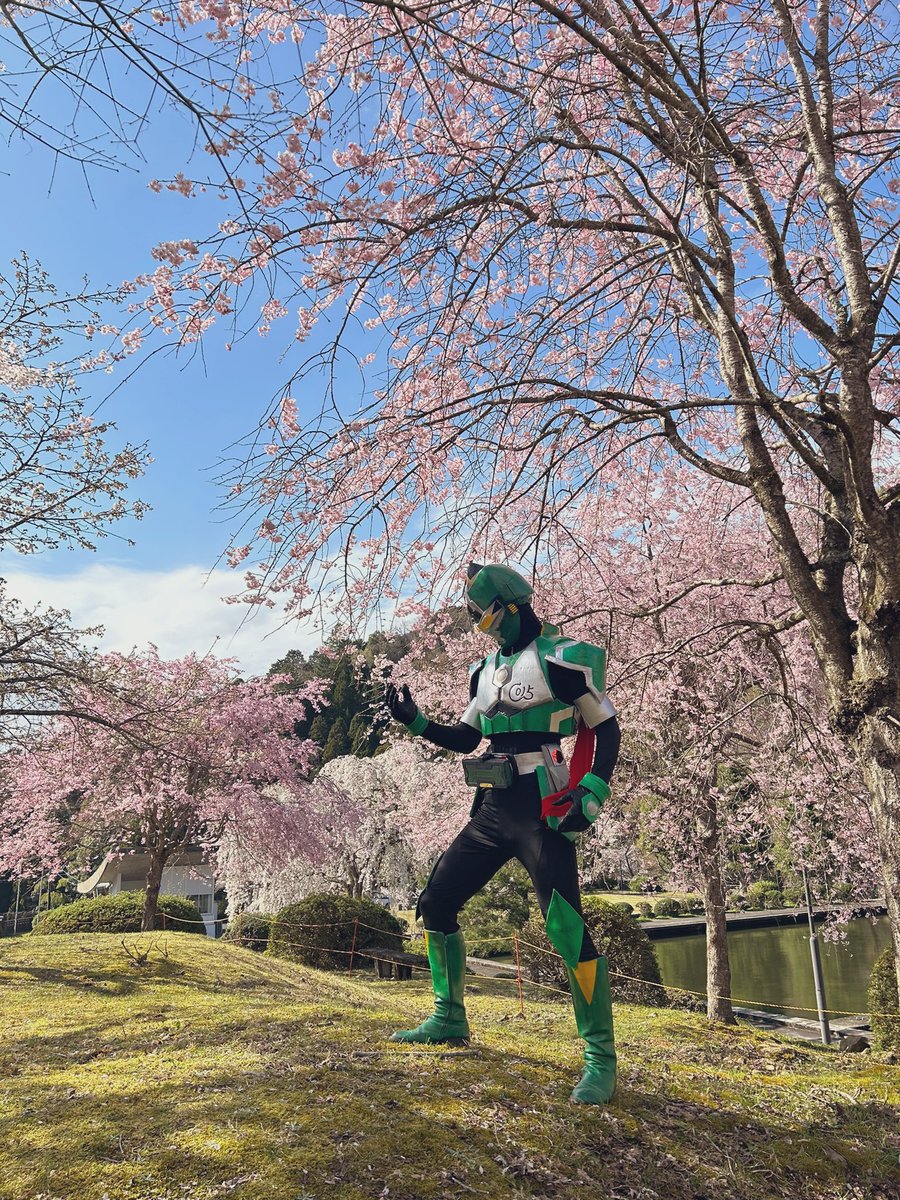 必筆超人ライトロン tweet media