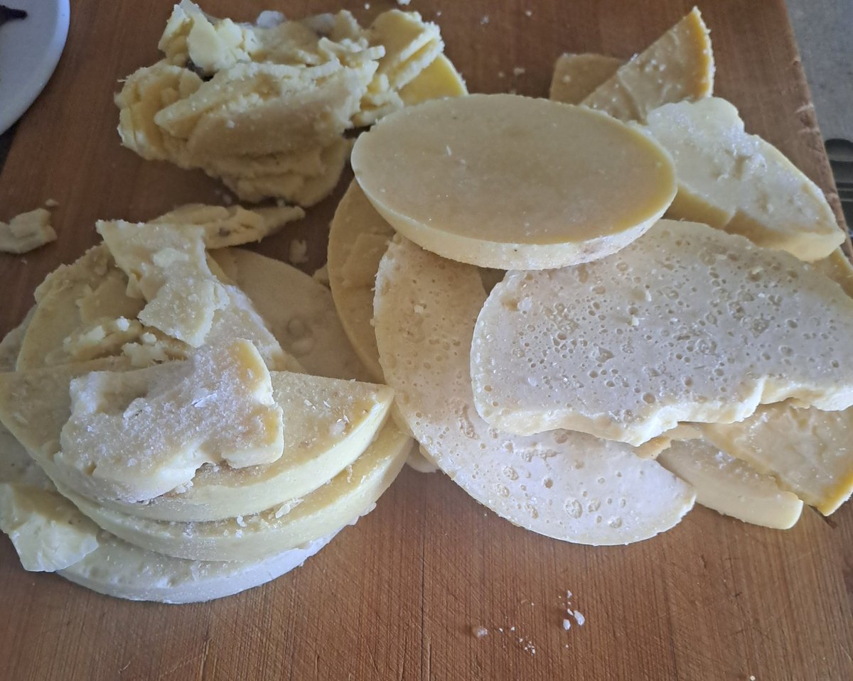 Сэргэлэн болжмор tweet media