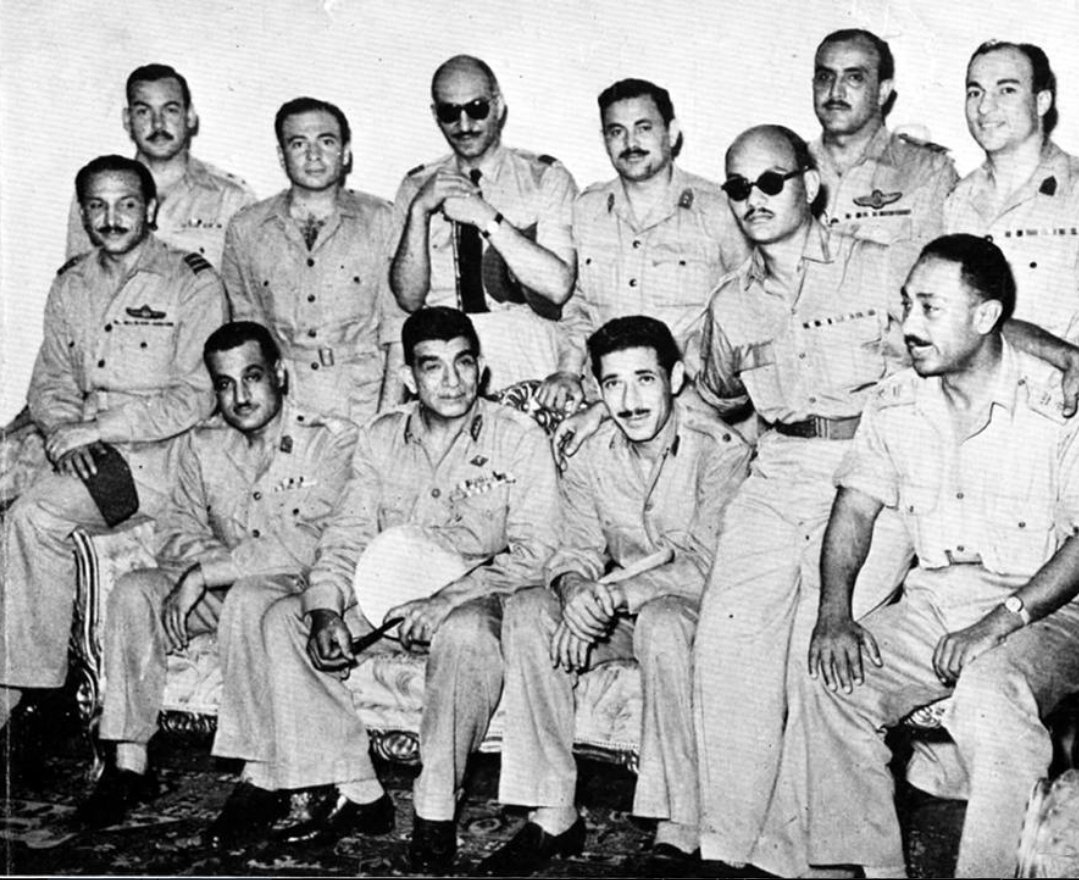 الوزير نظام المُلك tweet media