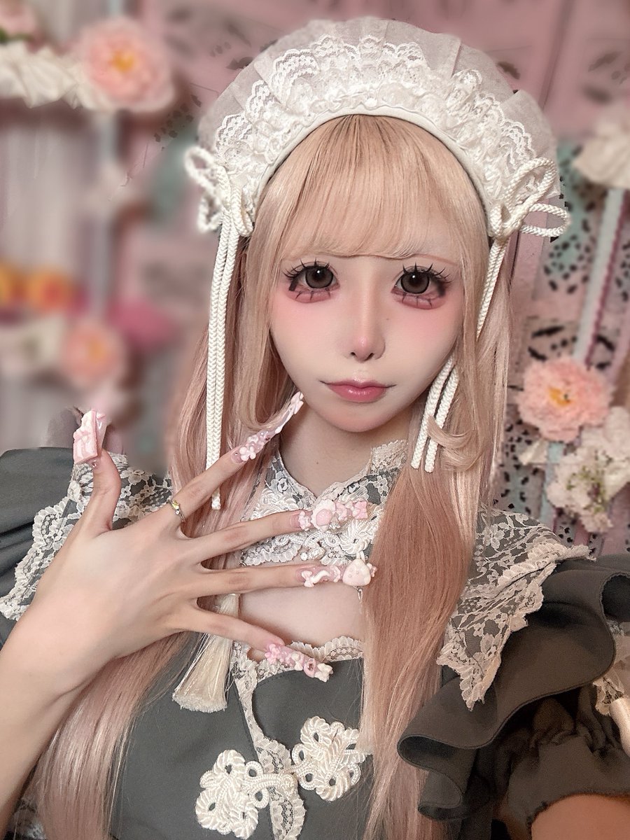 もこɞ° tweet media