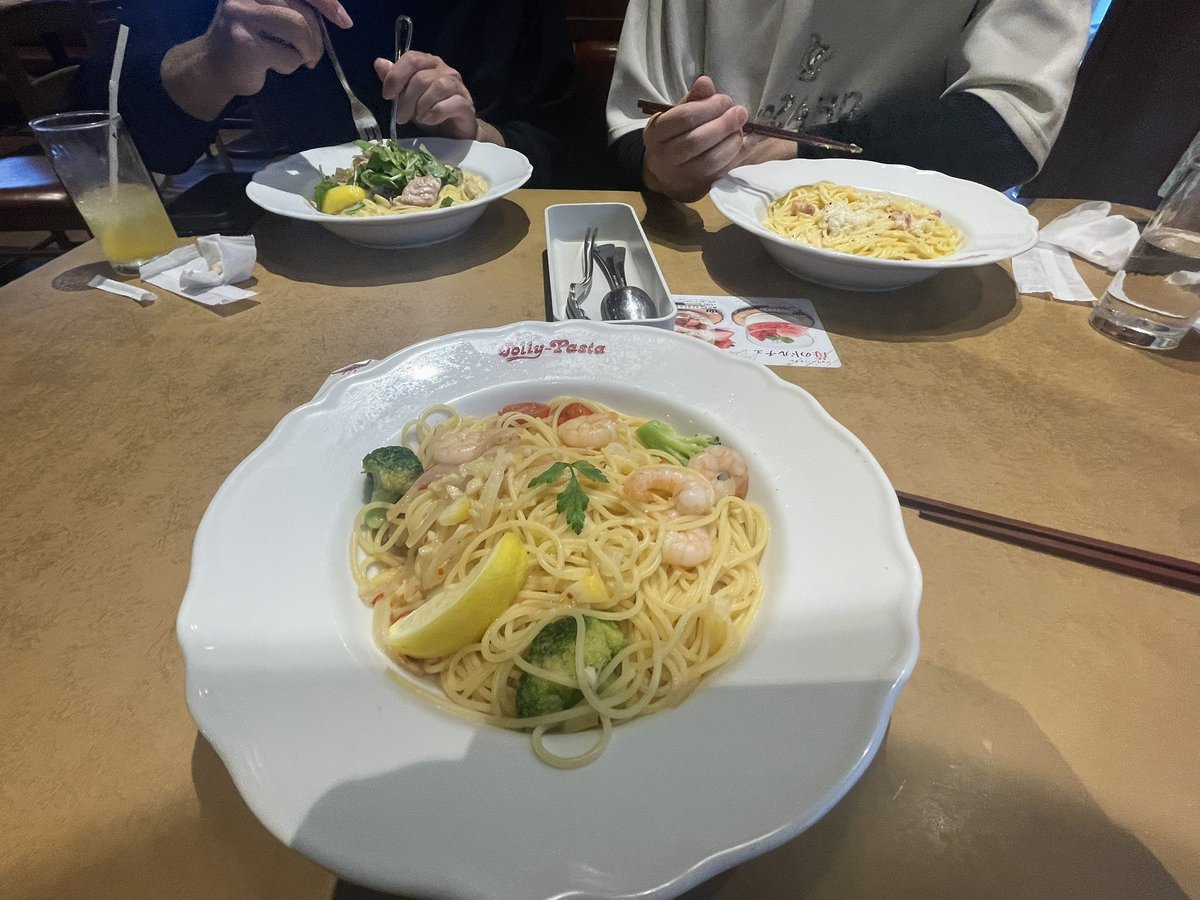 んと/24 tweet media