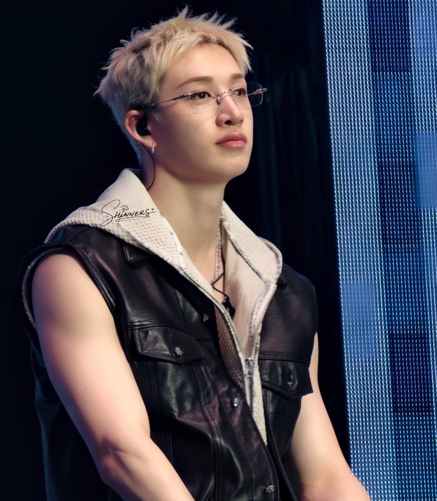 𝐦𝐣 tweet media