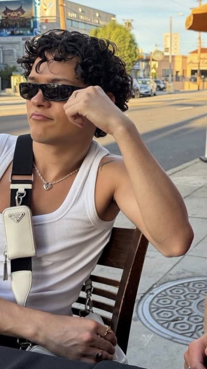 ils ⋆˚࿔ tweet media