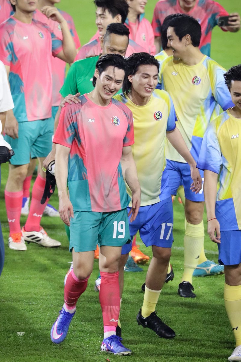 — 2026.04.04 📸

ฝากกลัฟโอ๋ๆพี่เก้าด้วยนะ🫳🫳

#56ปีCh3LandDomxGulf
#56ปีCh3LandDomDDay
#gulfkanawut

#พาเก้าขึ้นสแตนด์2026
#number_9th 

— #Meowgulfpic * .♡