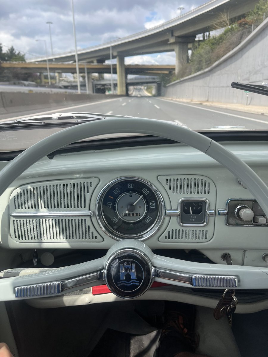 rentvintagecar's tweet photo. #classicsunday #vwbeetle #motorway#sundayvibes https://t.co/XGn63XhZhY