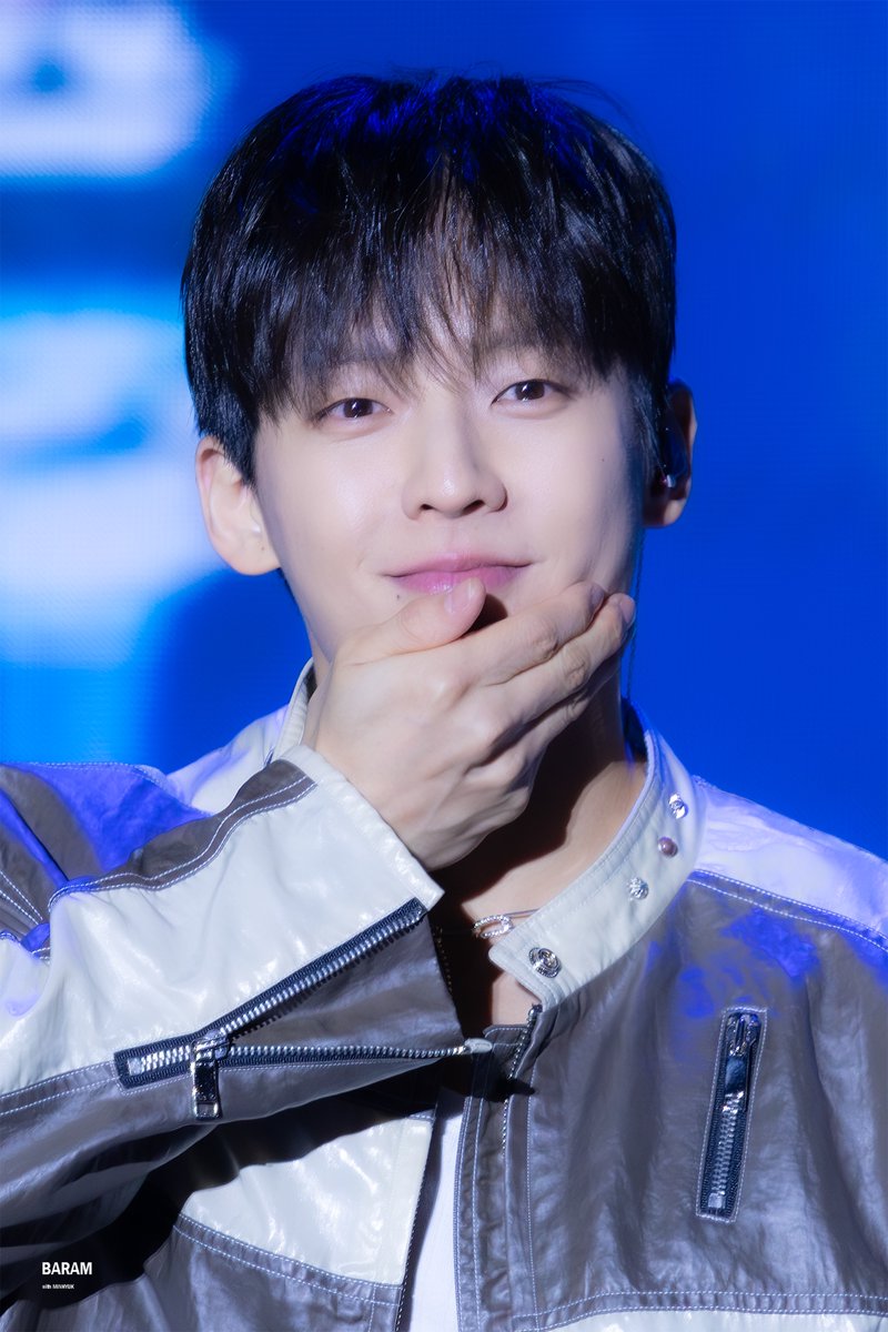 ʙᴀʀᴀᴍ tweet media