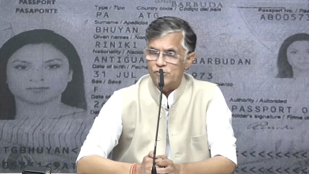 🚨 HUGE! CM Himanta Biswa's wife to sue Pawan Khera for DEFAMATION 🔥

Khera alleged today that CM's wife has 3 passports on her name. 

Not the first time. Pattern: Headline-grabbing allegation first, RETREAT later in court &amp; APOLOGIZE. Let’s recap 🧵