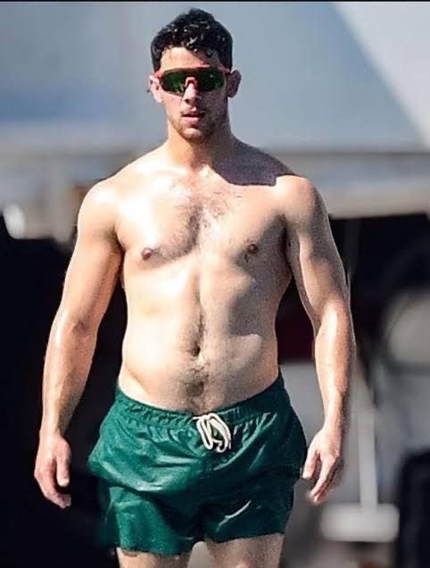 Male Central tweet media