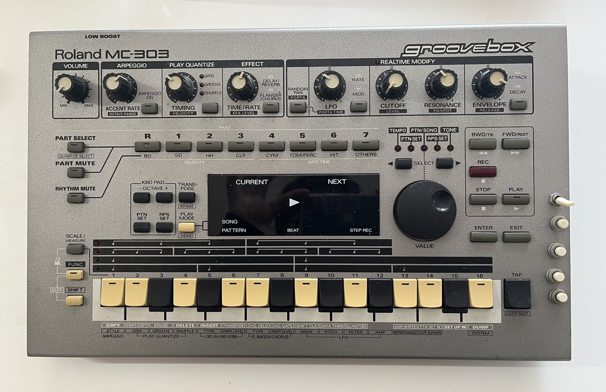 moxus's tweet photo. ここれはMC-303サーキットベンド済み https://t.co/7rUWp6tFOg