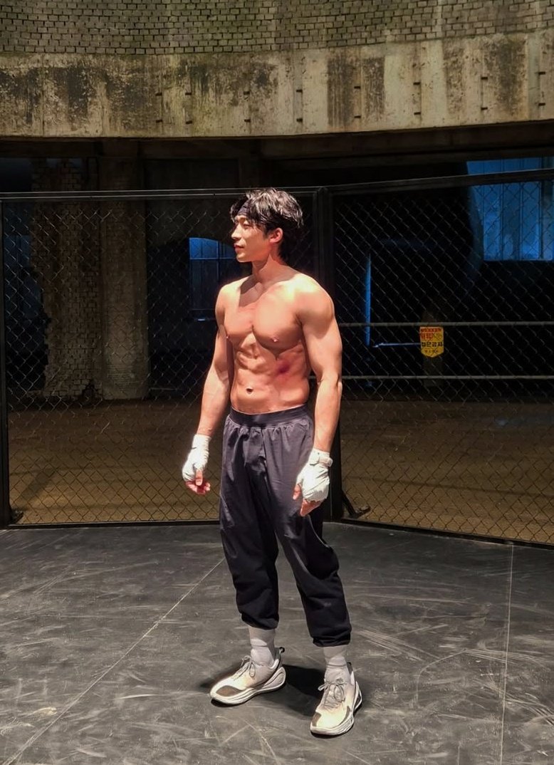 상이하다 tweet media