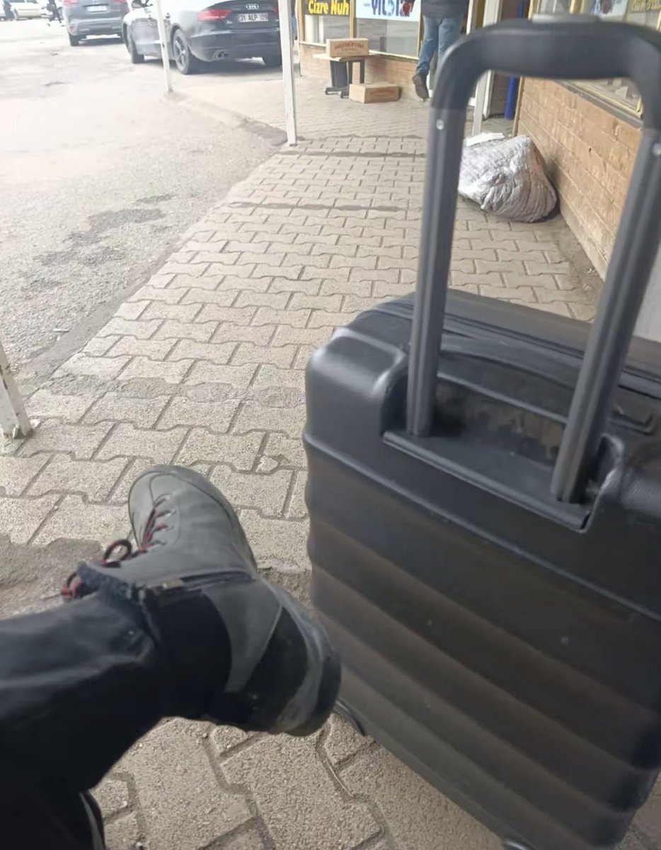 SİYAH SANCAK tweet media