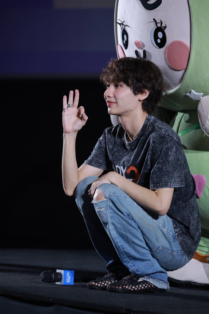 ①時興起 tweet media