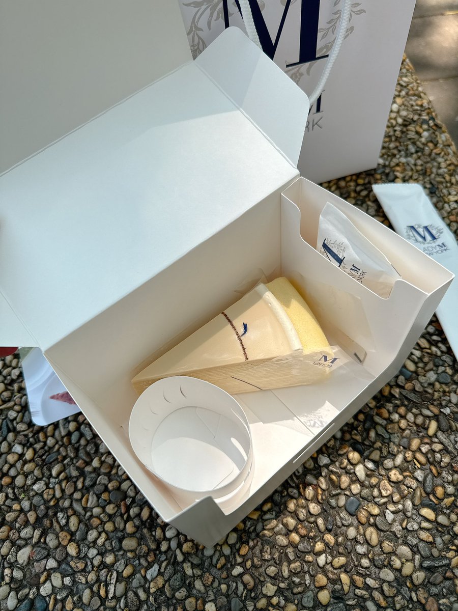 morning table tweet media