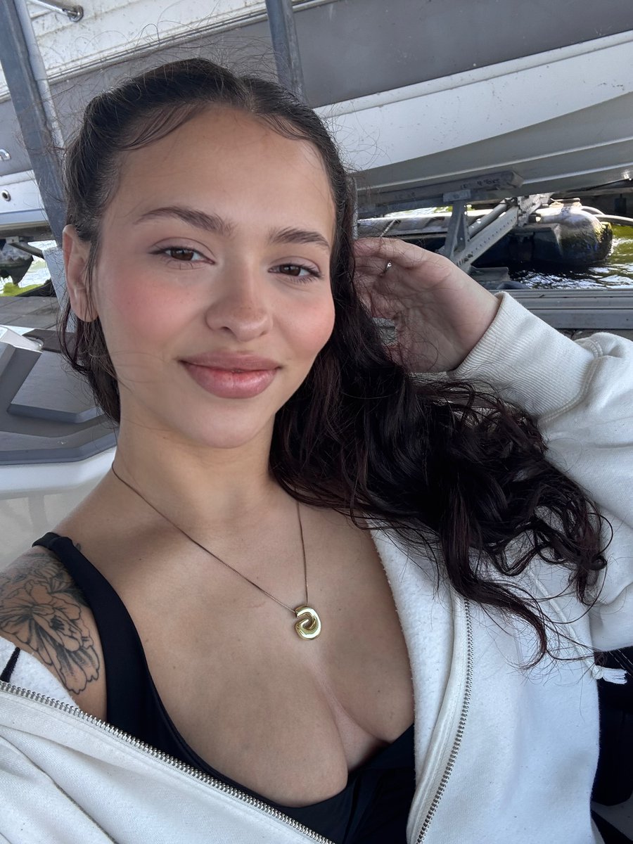 mimi tweet media