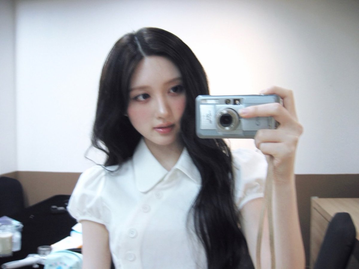 ive pics tweet media