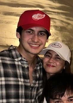 flat_white_☕ tweet media