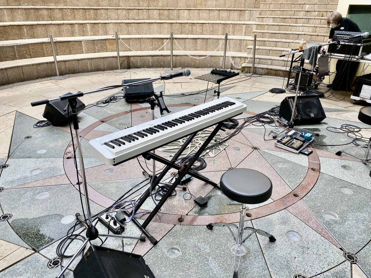 keiki_key's tweet photo. 今日はi BEST -Singles Collection-のリリース記念のアコースティックライブ🎤🎸🎹

みんなの手拍子や笑顔が近くで見れて幸せでした☀️

昨日はEchoes Baaに出演し、多くの人にチコハニを知ってもらえて嬉しかったです。

夏ツアーもあるから是非遊びに来てね✨

#チコハニ 
#EchoesBaa
#チコハニ_iBEST https://t.co/uLia7X5Sm7