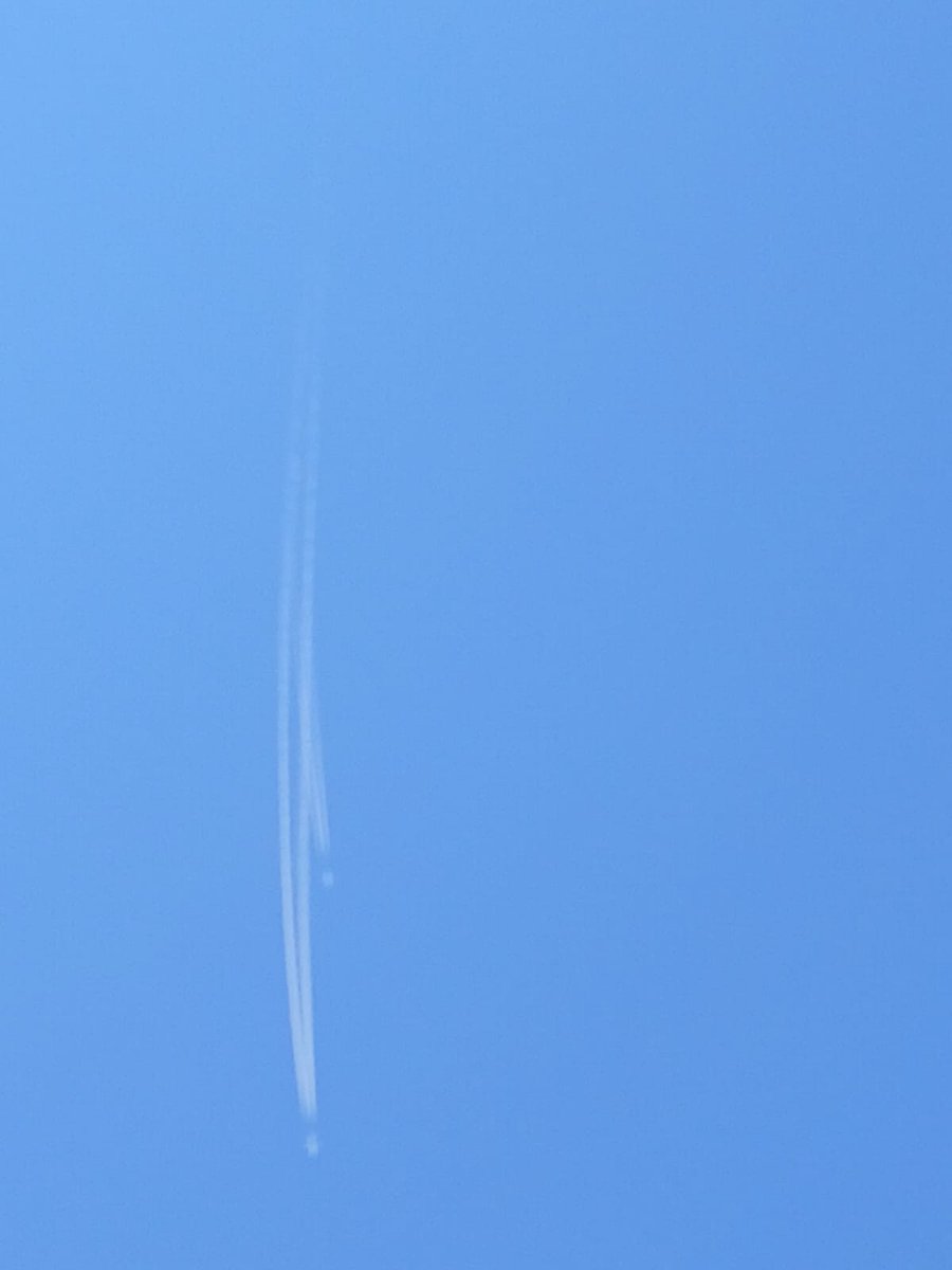Salar1672834's tweet image. 🚨Project Scope X: Bill Gates cooling earth 
Change in climate and temperatures 
affecting agriculture
📍In Peshawar Pakistan at 2:13 PM (GMT +5)
two planes side by side
#ScopeX #BillGates #Jews #Isreal #banisrael