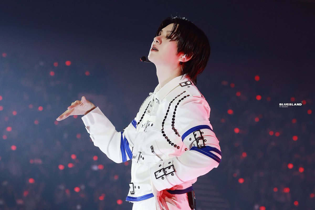 BLUE_ISLAND9 tweet media