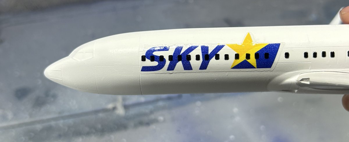 イングジェットプリンターでデカールを作ると下地が透けるけど、あえてそれを利用して機体のクリアパーツを活かすことも出来るのか。