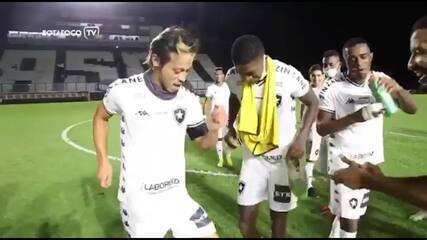 Ataque 99 / Defesa 15≛≣ tweet media