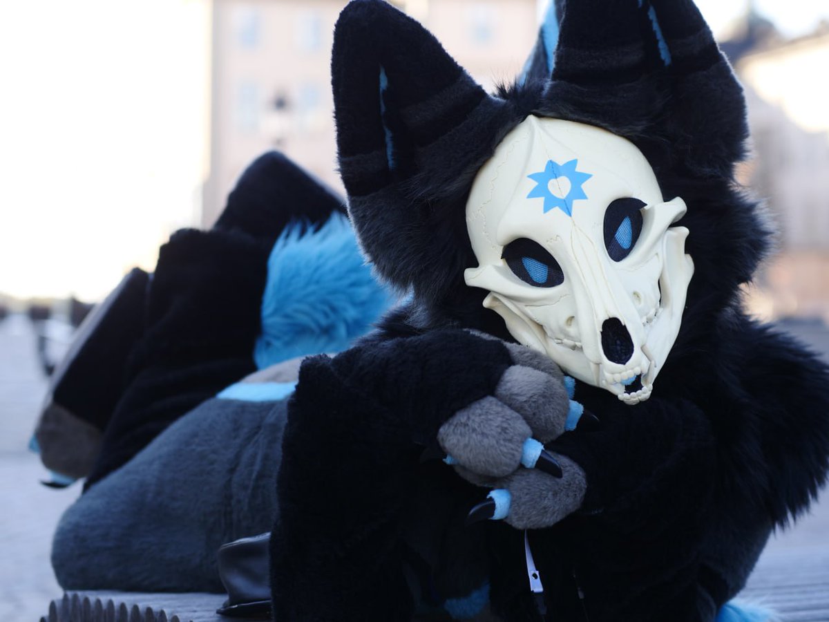 Does anyone else ever have the thought of "what if I just don't be depressed anymore and live like everything is great and I love life"? 

Or am I just in my follicular phase 🫣