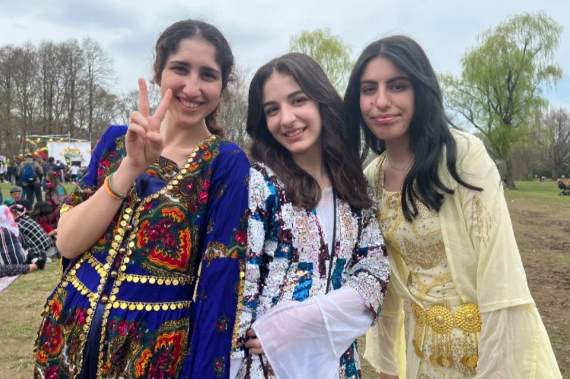 桃色メガホン tweet media