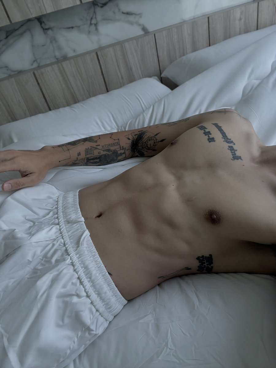 𝗧𝗛𝗘 𝗕𝗘𝗦𝗧 ᴛᴏᴘ ʜᴏᴛ tweet media