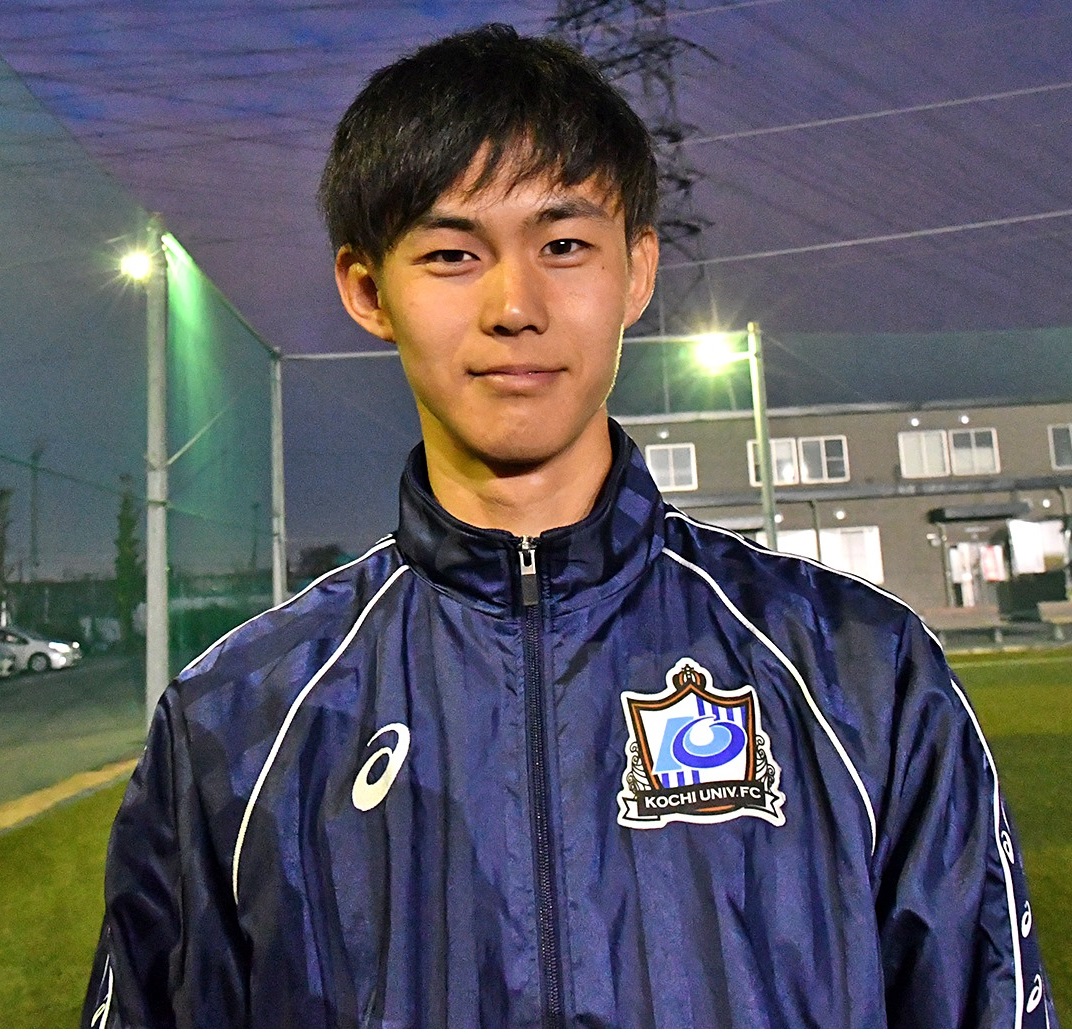 KazuyaHero58201's tweet photo. ウインドブレーカー姿のイケメンサッカー部員 https://t.co/RqjfSUOFvI
