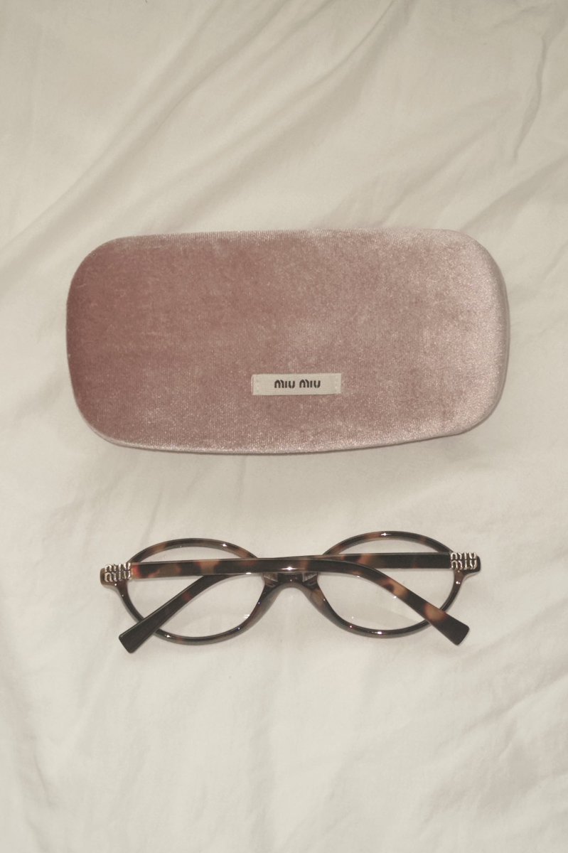 𝜗𝜚 tweet media