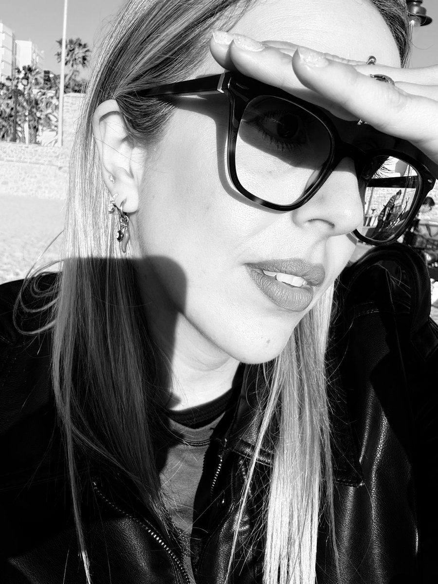 Marii 🌙 tweet media