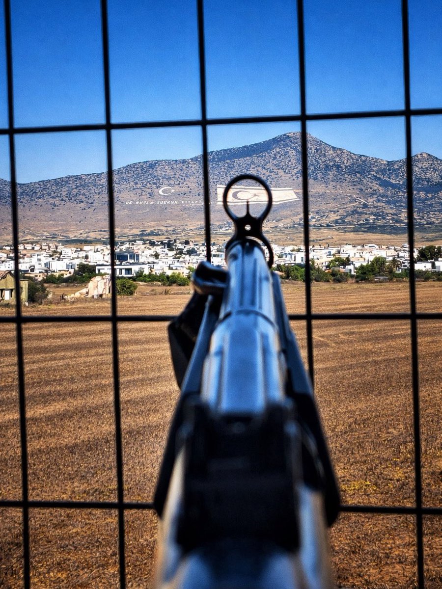 Eimarmeni_'s tweet photo. Αν σταματήσει η Τουρκία τον πόλεμο, τότε δεν θα υπάρχει κατοχή.

Αν σταματήσει η Κύπρος τον εξοπλισμό της, τότε δεν θα υπάρχει Κύπρος.

Μην ζεις εκτός πραγματικότητας! https://t.co/2wZPhLULZK