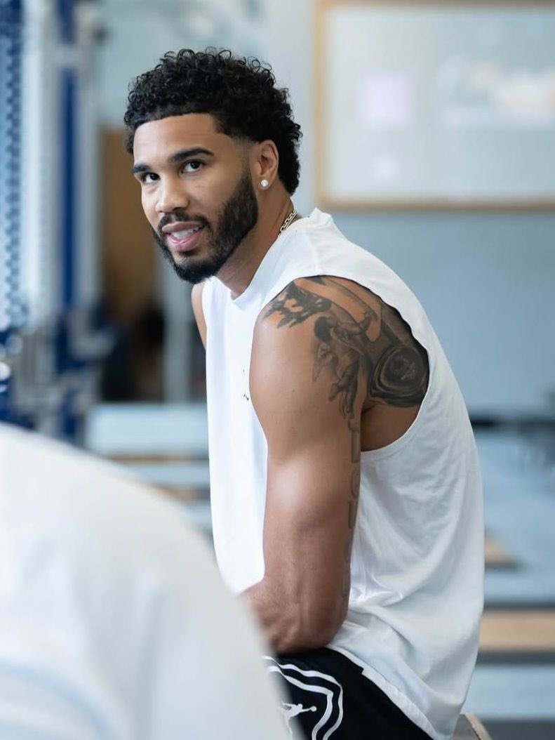 𝗡𝗢𝗠𝗘♠️♠️ tweet media