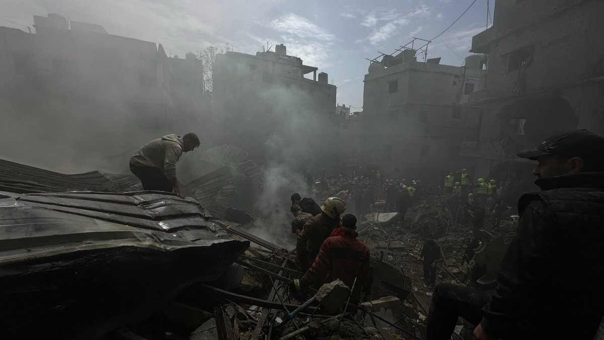 LOrientLeJour's tweet image. 📸 #Photos Les premières images de la frappe israélienne sur Jnah.

Par @moe_yassin