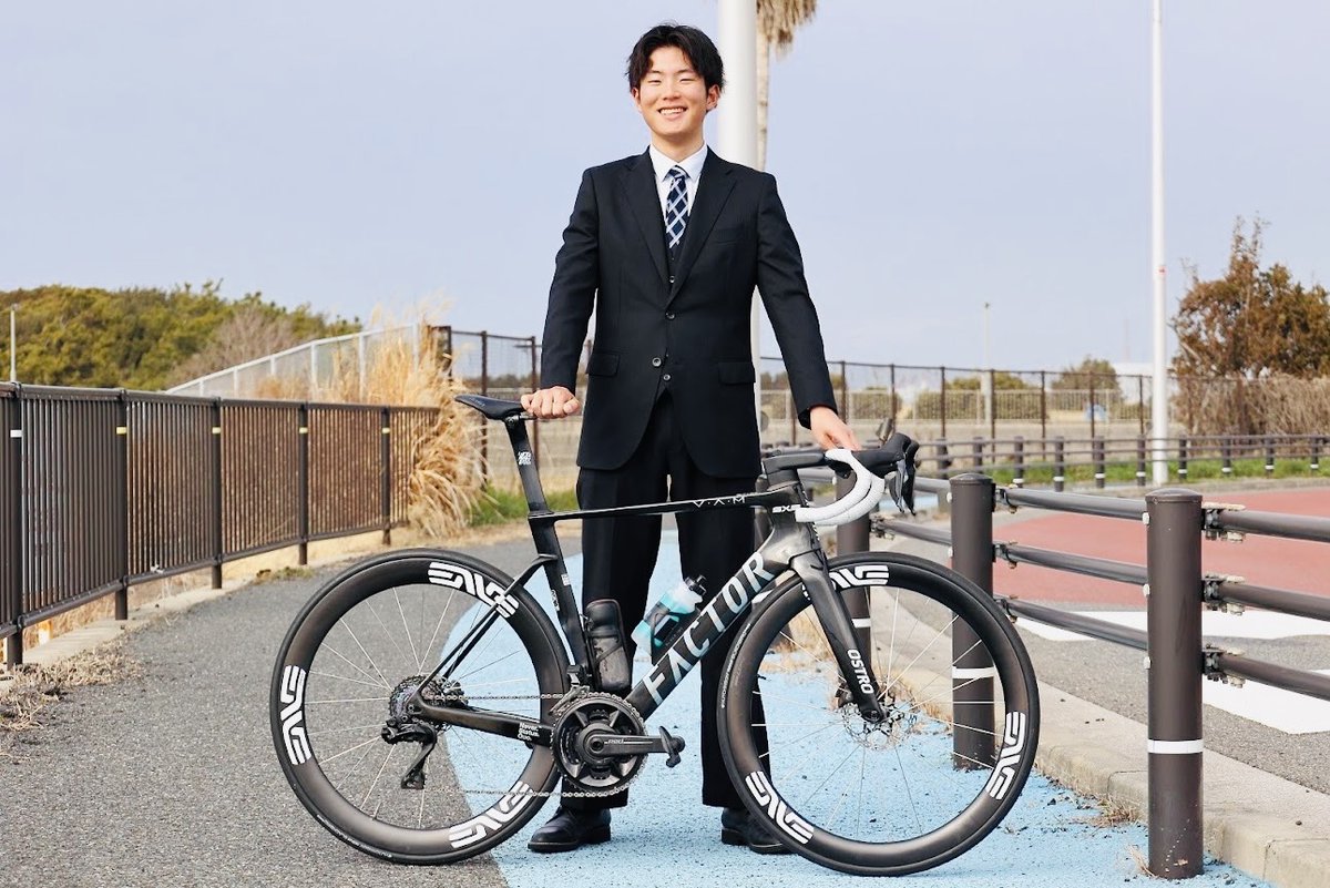 ouccracer's tweet photo. 新3回生最後です！
記念すべき10人目は
①綿貫遙人
②基礎工学部システム科学科3年
③自転車競技部
④8年目
⑤factor ostro
merida scultura
orbea ordu
cervelo t4
boma dora
⑥ペダルが回る競技

圧倒的な実力を誇る副部長。インカレに２年連続出場し、全国の猛者とバチバチの戦いを繰り広げている。 https://t.co/ydHCx17MXj