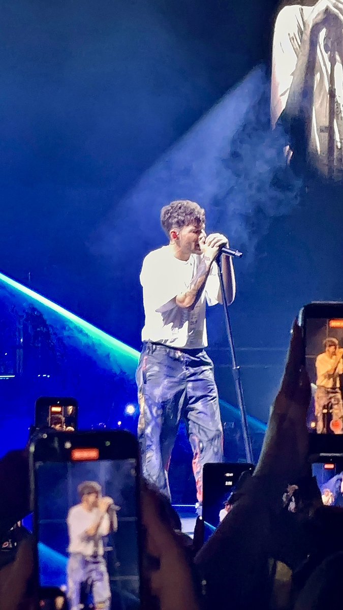 Sonika28 SAW LOUIS TWICE tweet media