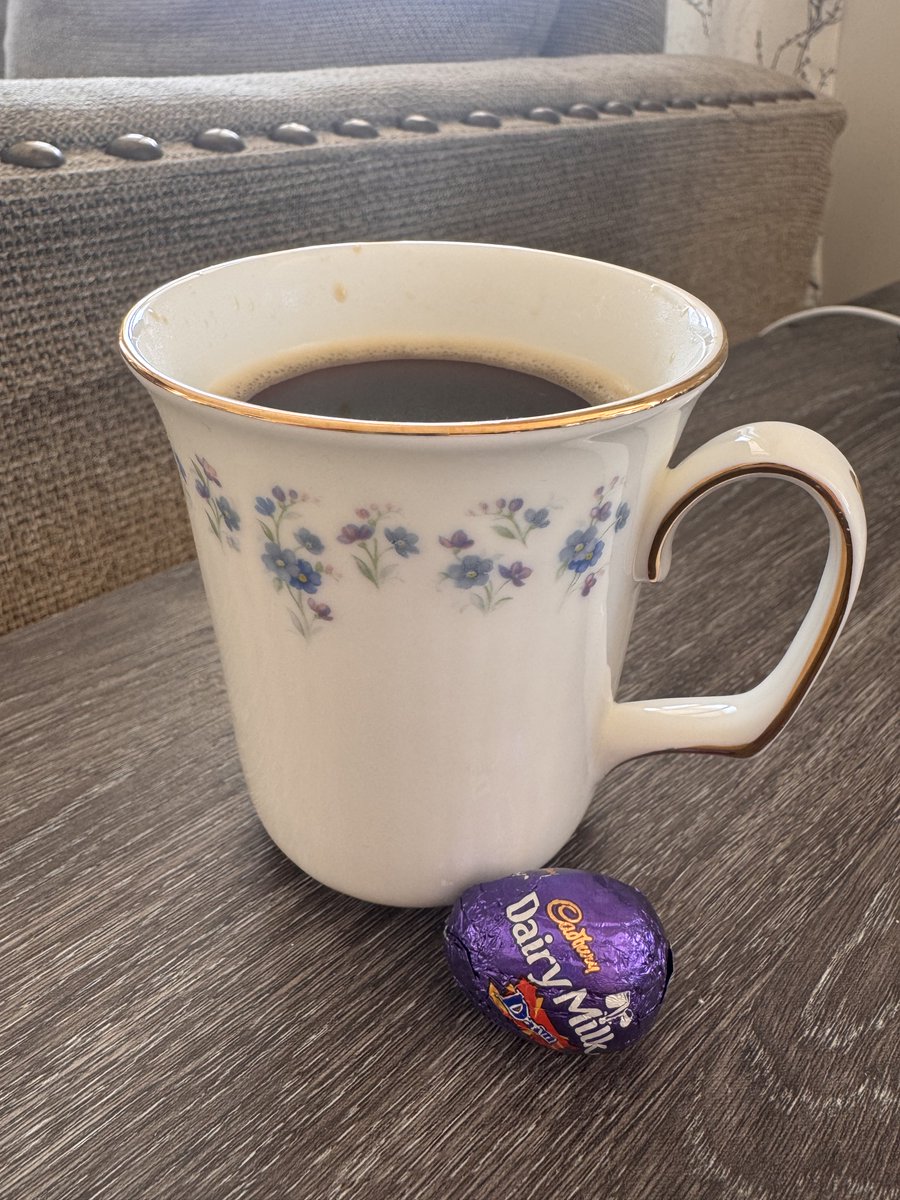 newfienisey's tweet image. Happy Easter! Using my Mom’s China today ❤️ #mugshot