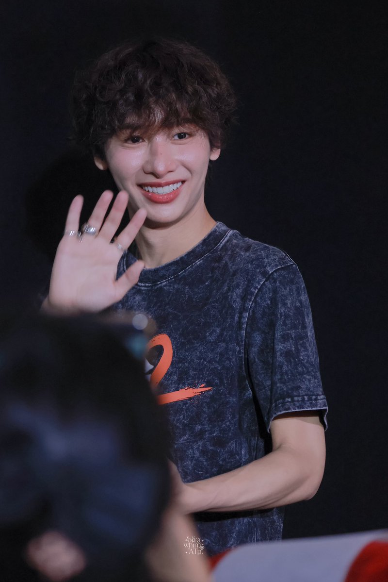 ①時興起 tweet media