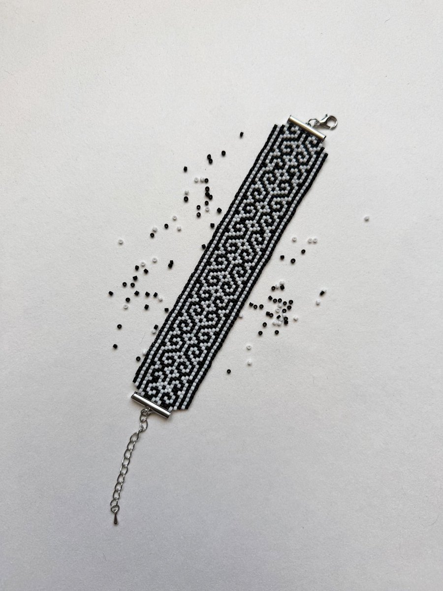 bee 🐝 commissions open 💜 tweet media