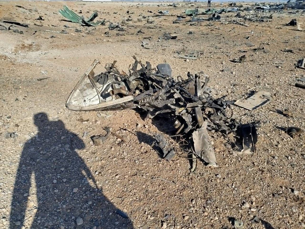 IRMilitaryMedia's tweet photo. 🔴BREAKING

Historic setback for the U.S. military!

Last night, American forces launched a major combined operation to rescue U.S. pilots and guess what happened? 

They ended up losing two Black Hawk helicopters and a C-130 military transport aircraft in the mission. https://t.co/aSdljQf1Se
